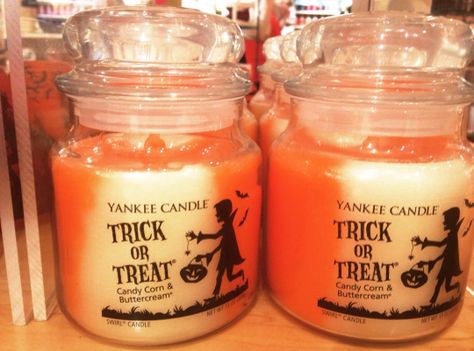 Yankee Candle Halloween, Yankee Candle Scents, Candle Obsession, Candle Halloween, Sweet Candles, Candle Scents, Yankee Candles, Halloween Candle, Aroma Candle