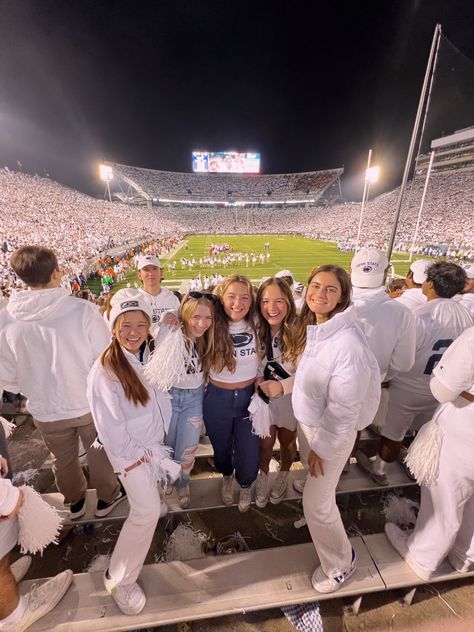 #whiteout #tailgating #college #psu Penn State Whiteout Outfit, Whiteout Outfit, Penn State College, College Football Outfits, Gameday Outfits, Preppy Life, Tulane University, University Of Richmond, College Of Charleston