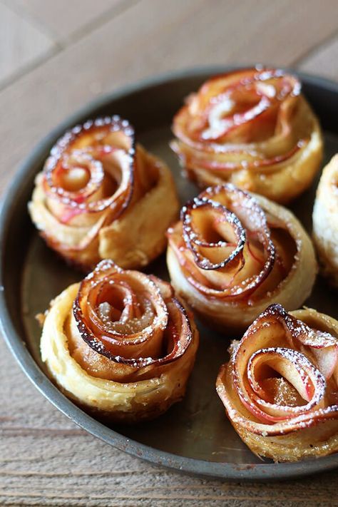 How to Make Apple Roses - Handle the Heat Apple Roses Recipe, Rosh Hashanah Desserts, Apple Rose Pastry, Healthy Apple Desserts, Baked Apple Dessert, Apple Pastry, Handle The Heat, Rose Recipes, Apple Roses