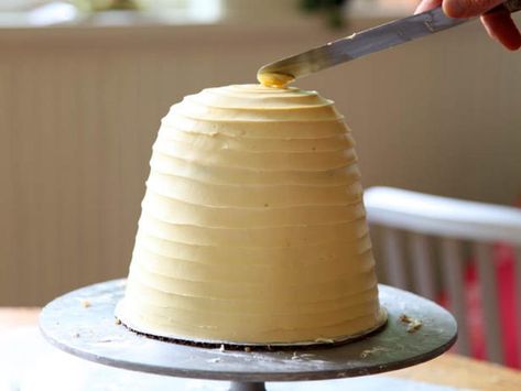 How To Make A Beehive Cake, Bee Hive Birthday Cakes, Bee Hive Smash Cake, Hive Cake, Bumblebee Cake, Bee Hive Cake, Beehive Cake, Zoe Bakes, Honey Buttercream