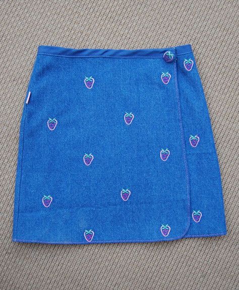 ikat bag: Summer Skirts 6 - The Wrap Skirt Girls Skirt Tutorial, Wrap Skirt Tutorial, Wrap Skirt Pattern, Diy Summer Clothes, Kids Clothes Diy, Ikat Bag, Trendy Sewing Projects, Skirt Patterns, Skirt Ideas