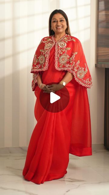 Dolly Jain 🇮🇳 on Instagram: "#SAREELS 424 I had to attended one of my students’ reception and found myself unsure of what to wear. I wanted to strike a balance between looking stylish and not being too overdressed, while also ensuring that I had freedom of movement. During my search, I stumbled upon a beautiful cape , and in that moment, I knew it was the perfect choice for me.  The saree that was paired with the cape was a bit too elaborate for my taste, and it didn’t align with the look I had envisioned. However, they made a plain saree with an organza  back facing …This combination fell into place effortlessly, capturing the essence of what I had in mind.  Sometimes, just one element can work its magic. You don’t need to wear a fully embroidered blouse or a heavily embellished saree. Organza Saree Look, Dolly Jain, Embellished Saree, Plain Saree, Simple Sarees, I Knew It, Organza Saree, Saree Look, Embroidered Blouse