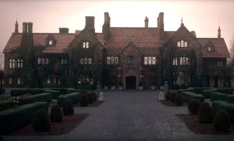 Dark Academia House, Manor Exterior, Rahul Kohli, Amelia Eve, Manor Aesthetic, Academia House, Dark Mansion, The Haunting Of Bly Manor, Haunting Of Bly Manor