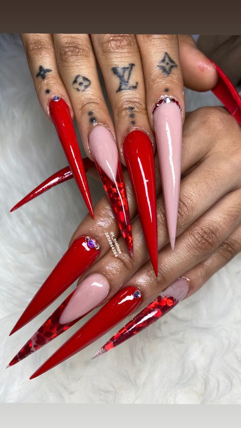 Red Steletoes Nails, Long Red Stiletto Nails, Red Stilletos Nails, Red Stilleto Nails Designs, Red Stiletto Nails Designs, Extendo Nails, Mood Nails, Red Stiletto Nails, Winter Nail Ideas