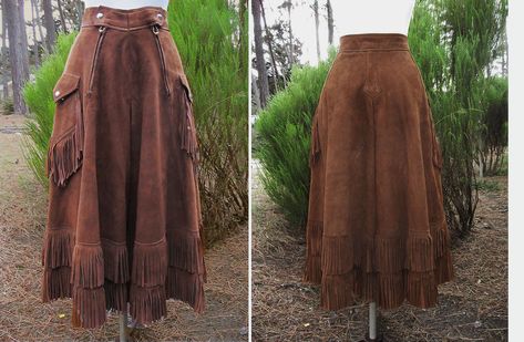 Visalia Stock Saddle Co. Fringed Buckskin Riding Skirt antique appraisal | InstAppraisal Buckskin Dress, Riding Skirt, Antique Appraisal, Suede Fringe Skirt, Western Skirts, Western Riding, Western Style Outfits, Diy Skirt, Cowgirl Style