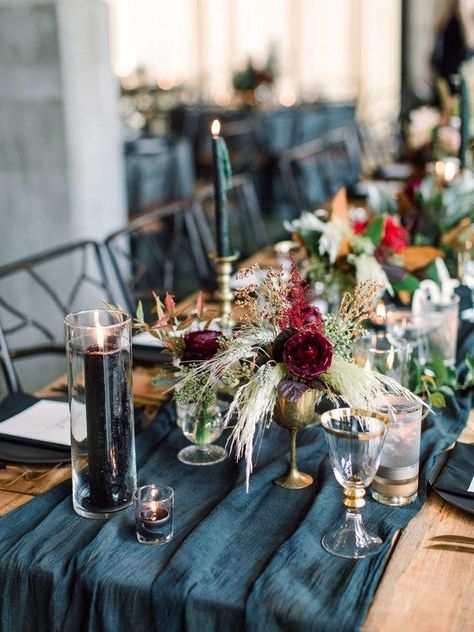 22 Dark Teal and Burgundy Wedding Ideas for Fall – Page 2 – Hi Miss Puff Dahlia Centerpiece Wedding, Peonies Wedding Centerpieces, Red Centerpieces, Lush Wedding, Wedding Color Combos, Jewel Tone Wedding, Fall Wedding Centerpieces, Jewel Wedding, Teal Wedding