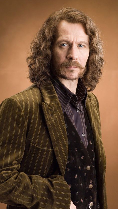 Sirius Black Suris Black Harry Potter, Hot Sirius Black, Sirius Black Pictures, Sirius Black Azkaban Poster, Sirius Black Aesthetic Photos, Sirius Black Movie, Sirius Black Wallpaper, Sirius Black Instagram, Sirius Black Harry Potter