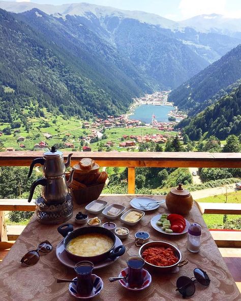 Nature on Instagram: “Meals with a view! 😋 Uzungöl, Turkey. Photo by @trabzon_smile #nature” Turkey Tourism, Turkey Photos, Destination Voyage, Breakfast In Bed, Foodie Travel, Go Camping, Travel Food, Hotels And Resorts, Luxury Travel