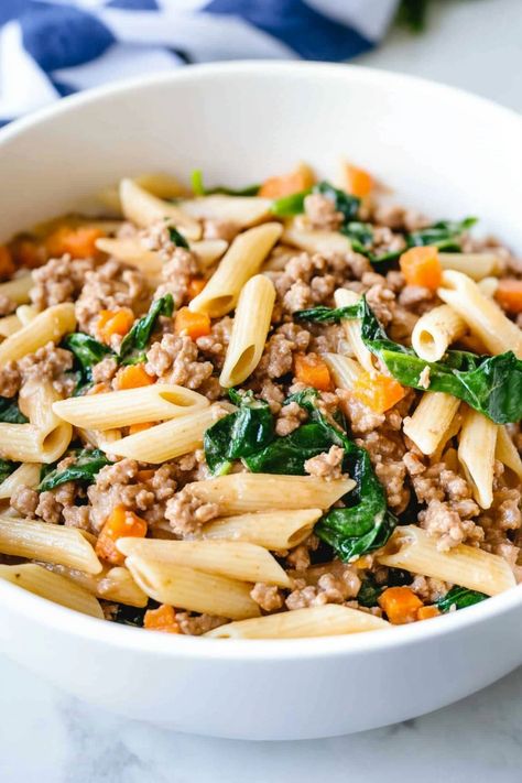 Discover the ultimate weeknight dinner recipe with this delicious one pot ground turkey pasta dish. Quick and easy to make, this meal is perfect for busy days when you need a satisfying dinner in no time. Packed with flavorful ingredients like ground turkey, pasta, tomatoes, and herbs, it's a wholesome and comforting option that the whole family will love. Say goodbye to multiple pans and hello to a simple cleanup with this tasty one pot wonder! Ground Turkey Creamy Pasta, Kidney Friendly Ground Turkey Recipes, Ground Turkey Family Dinner, One Pot Ground Turkey Recipes, Ground Turkey And Pasta Recipes, Easy Ground Turkey Recipes For Dinner, Ground Turkey Pasta Recipes, Ground Turkey Spaghetti, Best Ground Turkey Recipes