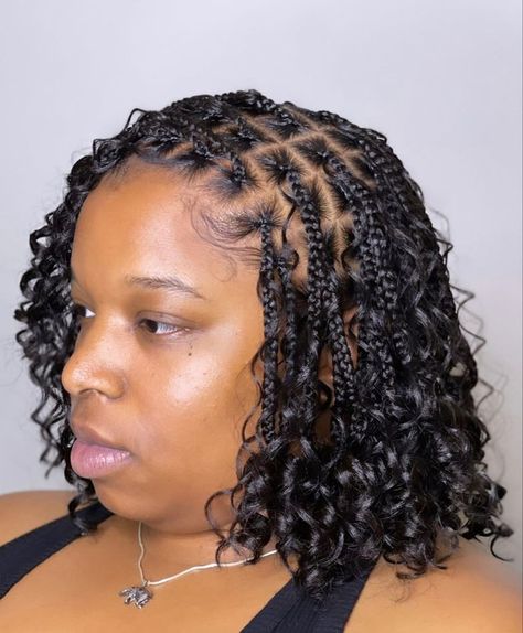 Bob Braid Hairstyles For Black Women, Short Notlessbox Braids With Curls, Curly Braid Bob, Short Braiding Hairstyles, Short Boho Twists, Short Knotless Braids With Curly Ends, Short Goddess Braids, Short Boho Braids, Black Short Hairstyles