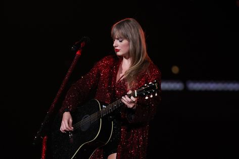 Taylor Swift in 4k (@4k_taylorr) on X All Too Well Eras Tour, Eras Tour All Too Well, Taylor Swift All Too Well, Aesthetic Era, Florence Welch, All Too Well, Taylor Swift Hair, Red Taylor, Taylor Swift 13