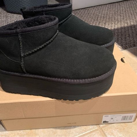 Selling UGG Classic Ultra Mini Platform Boots Black Uggs Platform, Ugg Platform Black, Black Platform Uggs, Platform Uggs Black, Ugh Platform, Black Ugg Boots Outfit, Uggs Mini Boots, Uggs Platform, Platforms Aesthetic