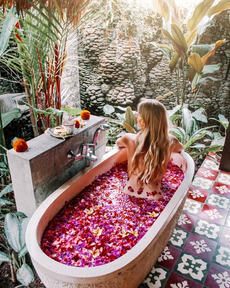 DIY Bali Flower Bath Bali Massage, Ubud Spa, Bath Aesthetic, Bali Itinerary, Bath Photography, Outdoor Bath, Floral Bath, Herbal Bath, Flower Bath