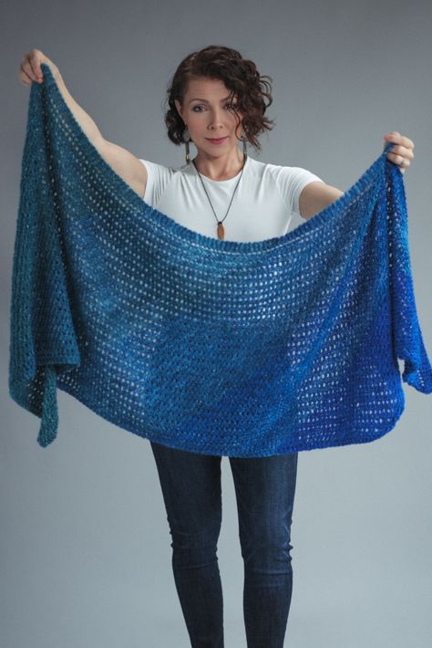 Free Knit Shawl Patterns, Prayer Shawl Patterns, Knit Wrap Pattern, Crafting Party, Expression Fiber Arts, Easy Knitting Patterns Free, Knitted Wrap, Beginner Knitting Pattern, Beautiful Gradient