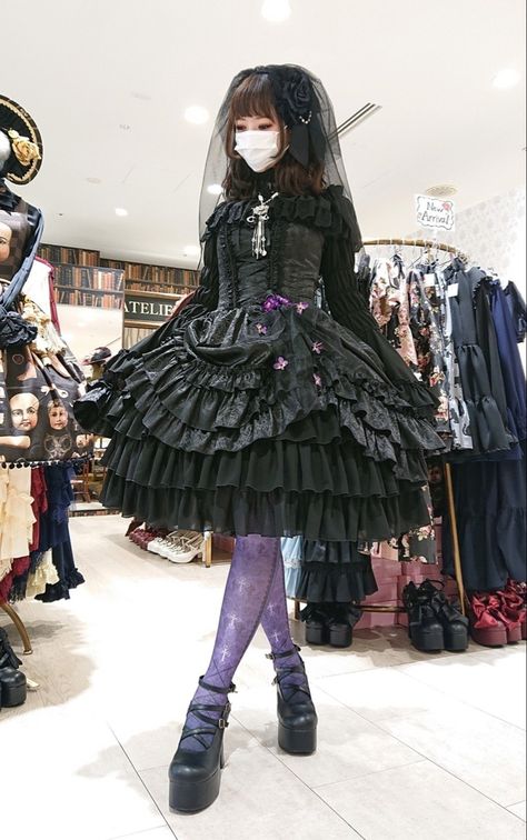 J Goth Aesthetic, Dark Royalty Outfits, Dark Magical Girl Outfit, Gothic J Fashion, Ouiji Girl Fashion, Dark Lolíta Outfit, Gothic School, Jfashion Subcultures, Gothic Christmas Outfit