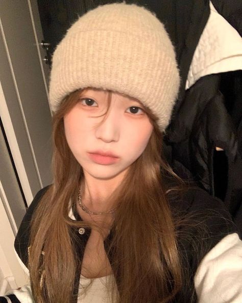 Girl With Brown Hair, Swag Girl Style, Uzzlang Girl, Japan Girl, Girl Icons, Korean Beauty, Girl Face, Ulzzang Girl, Korean Girl