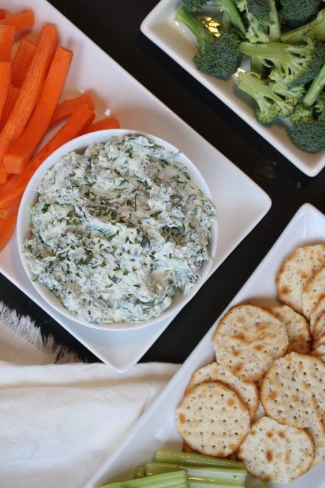 Homemade Spinach Dip, Healthy Spinach Dip, Healthy Holiday Appetizers, Vegan Spinach Dip, Dip Healthy, Creamy Spinach Dip, Appetizers Healthy, Healthy Potato, Crostini Appetizers