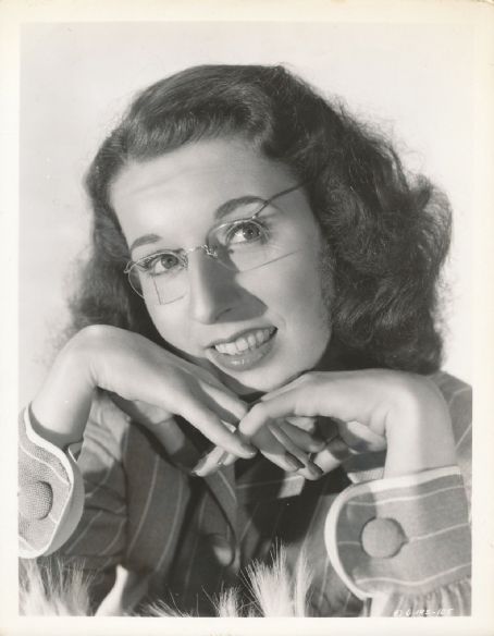 Mary Wickes, Classic Actors, Mary Pickford, Fact Families, Classic Movie Stars, Character Actor, Hollywood Legends, Wearing Glasses, Growing Family