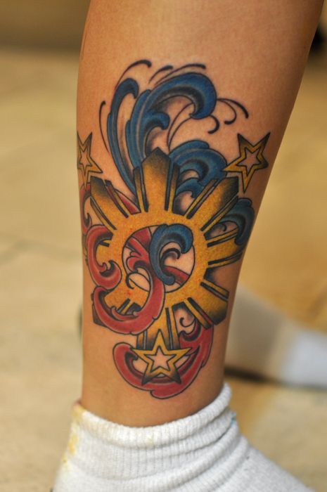 3 Stars And A Sun, Traditional Filipino Tattoo, Philippines Tattoo, Filipino Tattoo, Filipino Sun, Dragon Tattoo Drawing, Tattoo Son, Filipino Pride, Filipino Heritage