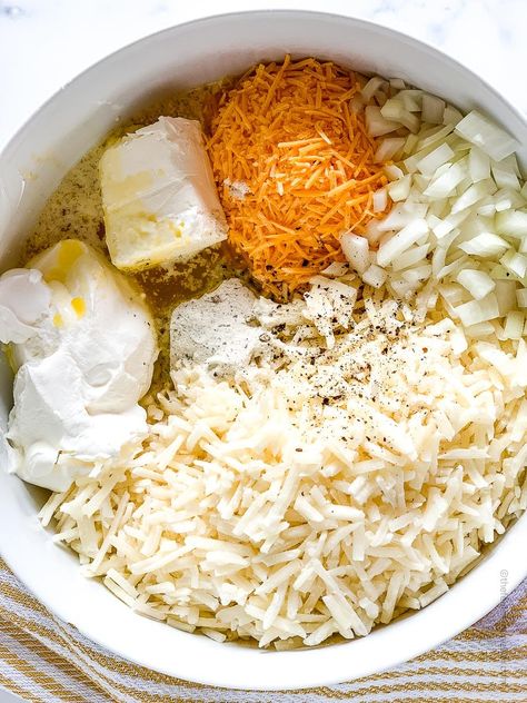 Cheesey Potatoes Crockpot, Crockpot Cheesy Hashbrowns, Gluten Free Cheesy Potatoes, Shredded Hashbrown Recipes, Crockpot Hashbrown Casserole, Cheesy Potatoes With Hashbrowns, Cheesy Hash Brown Casserole, Cheesy Potatoes Crock Pot, Potato Recipes Crockpot