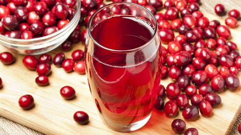 10 Best Drinks to Mix With Limoncello Kwas Moczowy, Cranberry Juice Benefits, Drinks With Cranberry Juice, Cranberry Benefits, Urinary Tract, Cranberry Juice, Juicing Recipes, Health Remedies, Natural Food