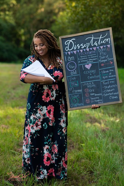 Florida Woman Poses with Dissertation in Hilarious 'Maternity' Photo Shoot: 'I Got My Baby!' Masters Graduation Pictures, Masters Graduation, College Graduation Photoshoot, Phd Graduation, Newborn Fashion, Graduation Photography Poses, Florida Woman, Graduation Picture Poses, Grad Photoshoot