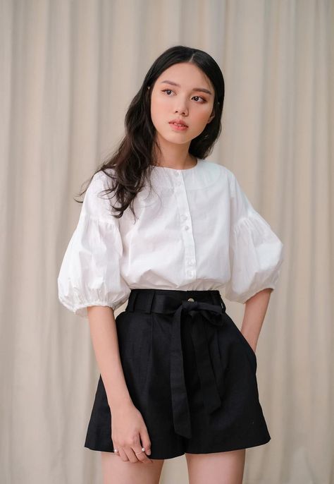 9aa42b31882ec039965f3c4923ce901bdesc47466675ri Black Linen Set, Áo Blu, Half Sleeve Blouse, Linen Short, Linen Set, Moda Vintage, Mode Inspo, Black Linen, Ruched Dress