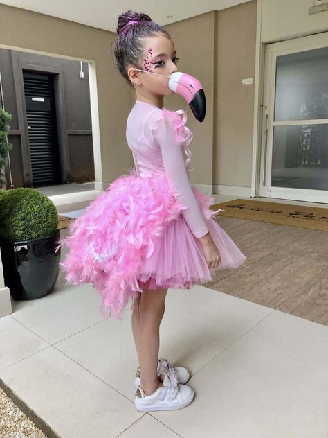 Flamingo Costume DIY Ideas for Kids - Kids Art & Craft Flamingo Costume Womens, Flamingo Costume Diy, Flamingo Fancy Dress, Diy Flamingo Costume, Butterfly Costume Kids, Costume Diy Ideas, Flamingo Halloween Costume, Diy Flamingo, Diy Ideas For Kids