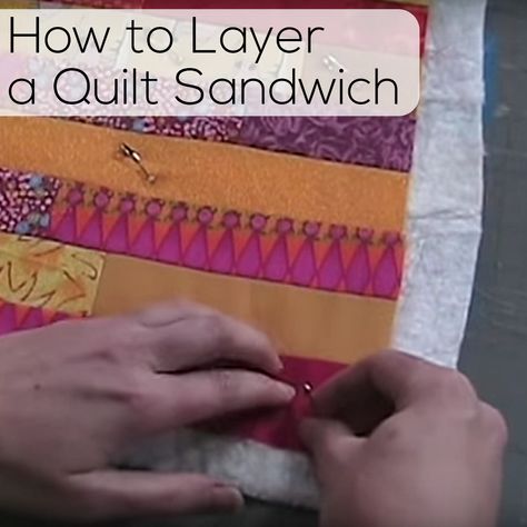 Basting A Quilt, Sandwich Video, Quilt Decor, Beginning Quilting, Quilt Layers, Basic Quilt, Homemade Quilts, Quilting Videos, Quilts Decor