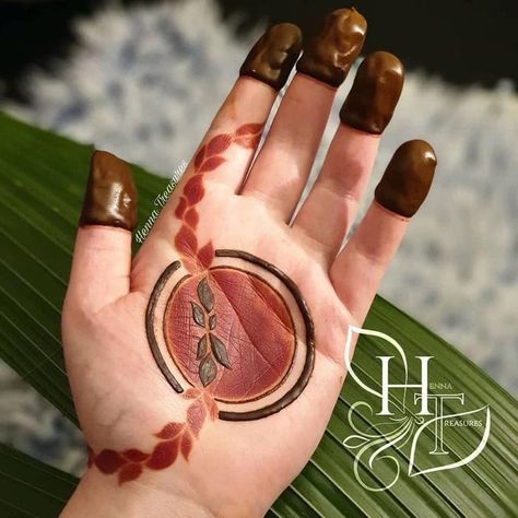 Circle Mehndi Design, Henna Mehndi Designs, Palm Mehndi Design, Circle Mehndi, Mehndi Designs Bridal Hands, Mehndi Designs For Kids, Very Simple Mehndi Designs, Simple Mehndi Designs Fingers, Engagement Mehndi Designs