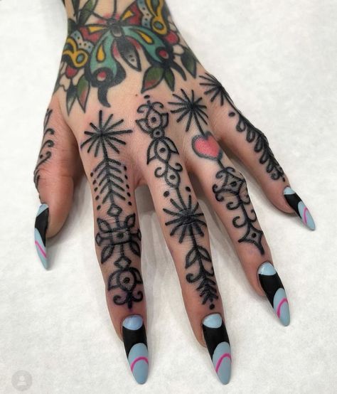 Knuckles Tattoos For Women, Traditional Style Finger Tattoos, Hand Tattoo Filler, Finger Tattoos Old School, Ornate Finger Tattoos, Line Work Finger Tattoo, Neo Traditional Finger Tattoos, American Trad Hand Tattoo, Script Finger Tattoo