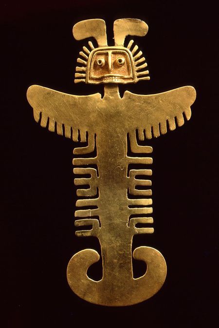 gold artifact from the renowned Museo del Oro in Bogotá, Colombia. Hispanic Art, Colombian Art, Art Premier, Ancient Jewelry, Ancient Aliens, Indigenous Art, Ancient Artifacts, Ancient Cultures, Ocean Art