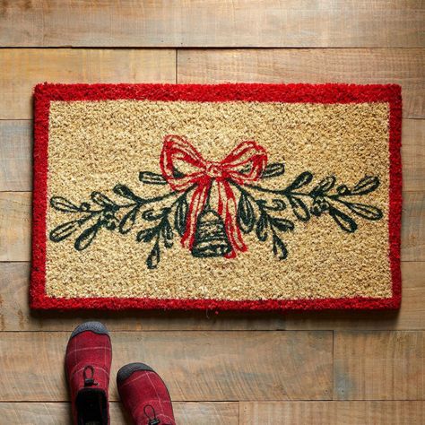 Christmas Doormats, Home Design Modern, Front Doormat, Girls Night Crafts, Sundance Jewelry Catalog, Diy Christmas Door, Door Mat Diy, Christmas Doormat, Coir Mat