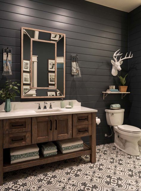 Warm and cozy lake house in Texas features a modern twist Makeover Kamar Mandi, Lake House Bathroom, Rustic Vanity, Farmhouse Bathroom Vanity, Rustic Bathroom Vanities, Bad Inspiration, Modern Farmhouse Bathroom, Rustic Bathrooms, Boys Bathroom