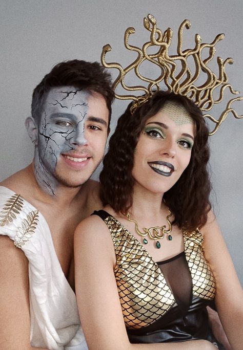 Medusa Duo Costume, Medusa Couples Halloween Costume, Medusa Costume Outfit Couple, Medusa And Zeus Costume, Medusa Costume Couple, Couple Halloween Makeup Ideas, Medusa And Poseidon Costume, Medusa Outfit Ideas, Medusa And Statue Halloween Costume