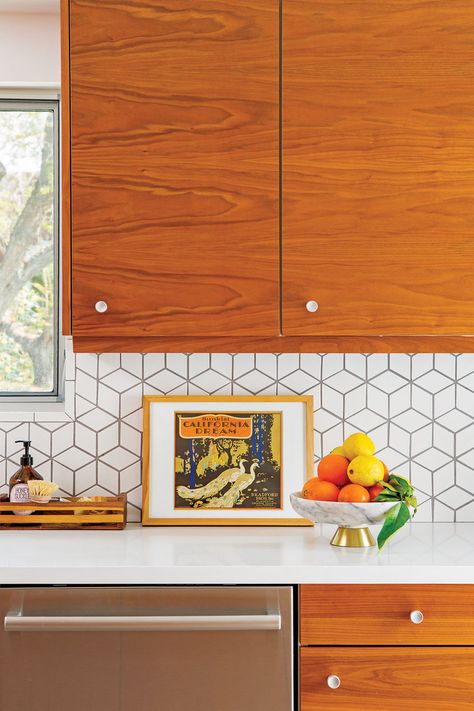 Kitchen Wall Tile, Vintage Modern Kitchen, Mid Century Kitchen Remodel, Future Retro, Scandi Kitchen, Mcm Kitchen, Modern Kitchen Remodel, Mid Century Modern Kitchen, Ikea Cabinets