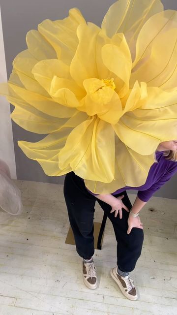 LARGE STANDING FLOWERS NJ/WORLDWIDE • BY ANNA KRAVETS 💫 on Instagram: "If you ever saw photography by @nick_knight, you will never forget it. In these giant flower samples we are offering a client our variation of the silk flower look resembling the waves and angles from the provided pictures, which I won’t show for disclosure reasons. But I think we are close. Created by nature. Captured by an artist. Made first in a physical form replica by me and my team ❤️‍🔥 #silkflowers #kravetsflowers" Giant Flowers Diy, Usa Pro, Box Flowers, Nick Knight, Large Paper Flowers, Organza Flowers, Craft Room Decor, Flower Studio, Giant Flowers