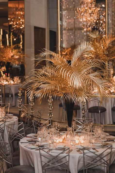 The Great Gatsby Wedding Theme, Golden Centerpieces, Palm Leaf Centerpiece, Black And Gold Centerpieces, Gatsby Decor, Gala Centerpieces, Great Gatsby Party Decorations, Calla Lily Centerpieces, Art Deco Centerpiece