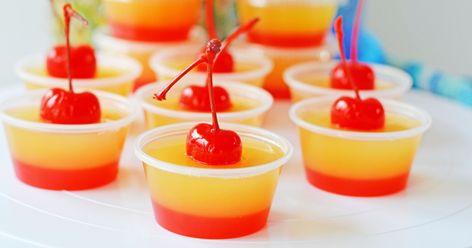 Pineapple Upside Down Cake Jello Shots Upside Down Pineapple Shots, Cake Jello Shots, Pineapple Shots, Summer Party Menu, Upside Down Pineapple Cake, Pineapple Jello, Upside Down Pineapple, Whipped Cream Vodka, Cake Shots