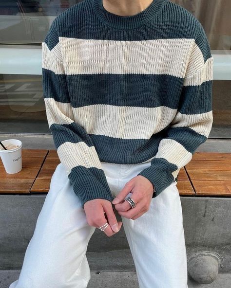 Wes Bennett, Essentials Outfit, Better Than The Movies, Sweater Outfits Men, Minimalist Fashion Men, Trendy Boy Outfits, Classy Outfits Men, Foto Tips, Street Style Outfits Men