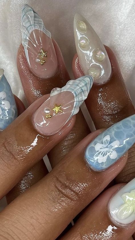 Erica Ha Nails, Blue And Gold Nail Ideas, Jelly Flower Nails, Nails Design Summer 2024, Nails For Greece, Beach Themed Nails, Seashell Nails, Sea Nails, Beachy Nails