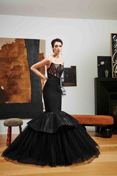 Haute Couture Outfits, Resort 2024 Collection, Black Tie Attire, Ellie Saab, Resort 2024, 90s Runway Fashion, Ball Skirt, Christian Siriano, Beautiful Blouses