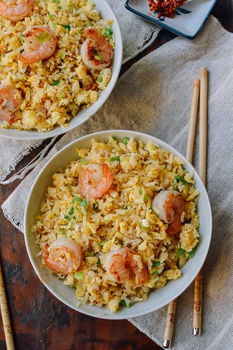 Shrimp Fried Rice Recipe, Garlic Fried Rice, Woks Of Life, The Woks Of Life, Shrimp Fried Rice, Woks, Fodmap Recipes, Fried Rice Recipe, Think Food