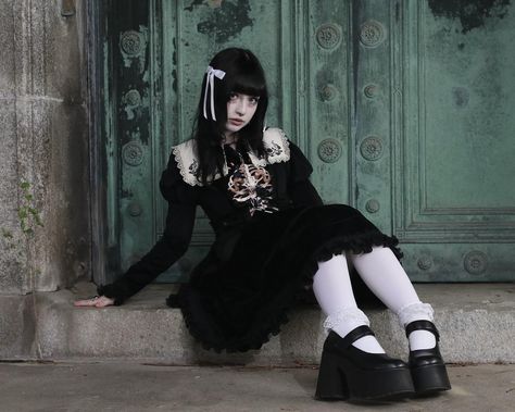 Haunted doll at the cemetery 🤍🪦 📸: @misanthropianarcissus <3 Doll Outfits Human, Haunted Doll Aesthetic, Haunted Outfit, Gothic Vampire Outfit, Haunted Fashion, Vampire Fashion Aesthetic, Doll Outfits Aesthetic, Doll Aesthetic Outfits, Creepy Outfits