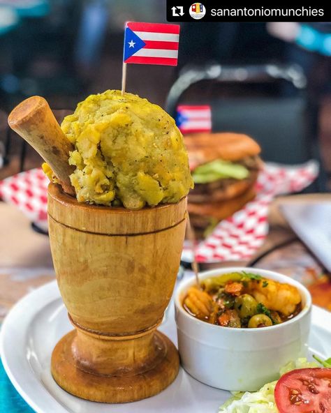 Puerto Rican Culture Aesthetic Food, Tripleta Sandwich, Mofongo Puerto Rican, Puerto Rican Aesthetic, Liberia Culture, Puerto Rican Mofongo, Puerto Rican Jokes, Puerto Rican Food, Puerto Rico Island