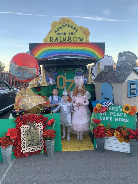 Fairy Tale Parade Float Ideas, Fairy Tale Trunk Or Treat, Wizard Of Oz Parade Float Ideas, Epic Trunk Or Treat Ideas, Wizard Of Oz Trunk Or Treat Ideas, Oz Trunk Or Treat, The Wizard Of Oz Halloween, Easy Trunk Or Treat Ideas, Easy Trunk Or Treat