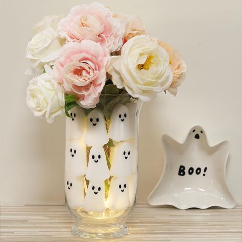 PRICES MAY VARY. Product Packaging: you will get 60 pieces of ghost vase filler decorations, the cute foam ghosts are ideal Halloween home table decoration centerpieces; The white foam ghost is lifelike, and is very suitable as a vase and home decoration to add a strong festive atmosphere to the family and parties Suitable Size: the sponge ghosts are about 2.36 x 1.57 inches/ 6 x 4 cm in size, ensuring that they can fit well into most vases or centerpieces, creating a pleasing arrangement for th Halloween Party Centerpieces, Halloween Sensory Bin, Halloween Ghost Decor, Fall Halloween Party, Halloween Vase, Halloween First Birthday, Ghost Decor, Halloween Sensory, Ghost Diy