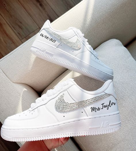 Custom Wedding Jordans, Bride Crocs Shoes, Wedding Sneakers For Bride And Groom, Wedding Tennis Shoes Brides, Wedding Jordans, Air Force 1 Wedding, Wedding Nike, Sneaker Wedding, Wedding Sneakers For Bride