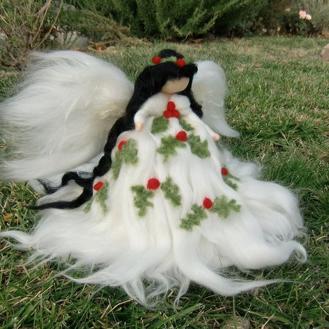 Winter Angel, Dry Felting, Felt Angel, Angel Christmas Tree Topper, Wool Dolls, Needle Felting Diy, Needle Felted Christmas, Felt Tree, Felt Fairy