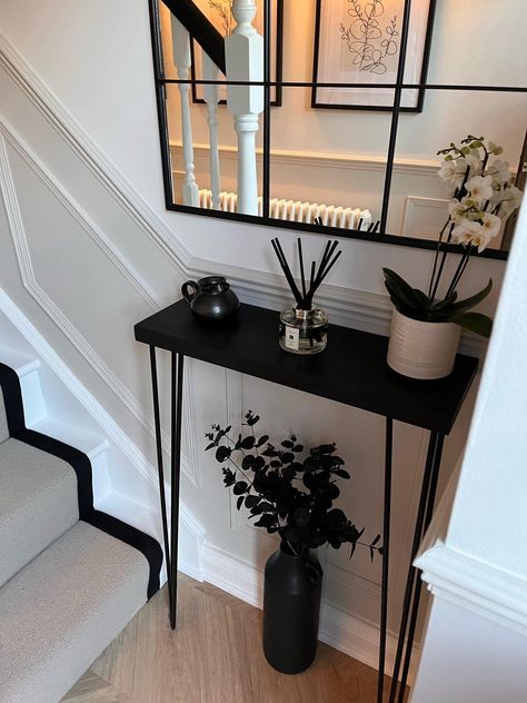 Hallway With Console Table, Small Hallway Table Decor, Inside Small Porch Ideas Uk, Small Narrow Hallway Decorating, Narrow Lounge Ideas, Small Black Console Table, Hall Wall Decor Ideas, Small Apartment Hallway, Small Entrance Table